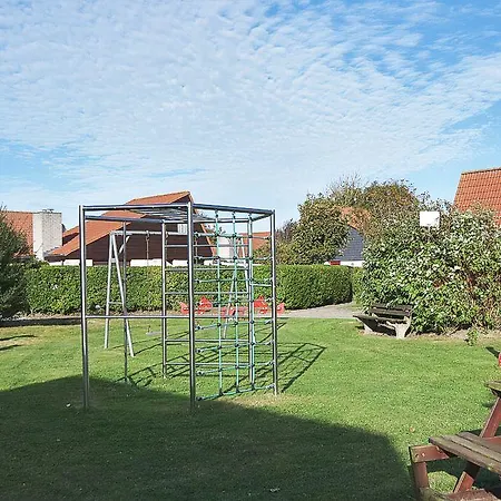 Yperhof 25 *